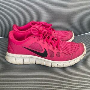 VGC Nike Free Runners Size 5Y